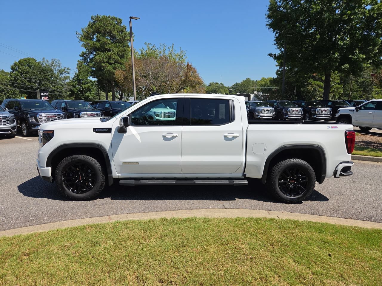 Used 2026 GMC Sierra 1500 Elevation w/ Elevation Premium Package AWD/4WD image 5