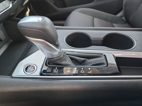 Used 2025 Nissan Altima 2.5 SV FWD image 21