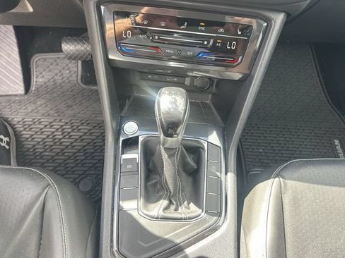 Certified 2022 Volkswagen Tiguan SE FWD image 16