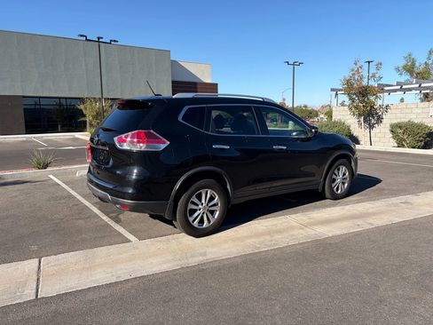 Used 2016 Nissan Rogue SV image 8