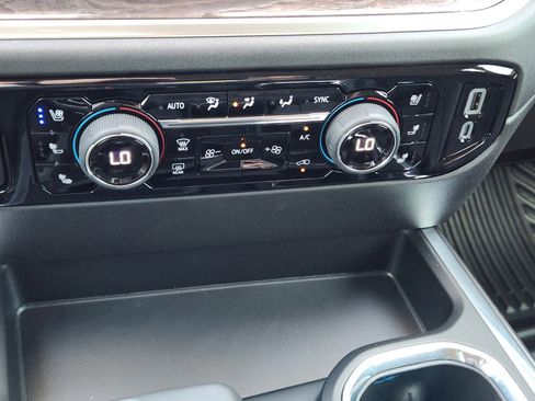 Used 2025 Chevrolet Silverado 1500 LTZ AWD/4WD image 14