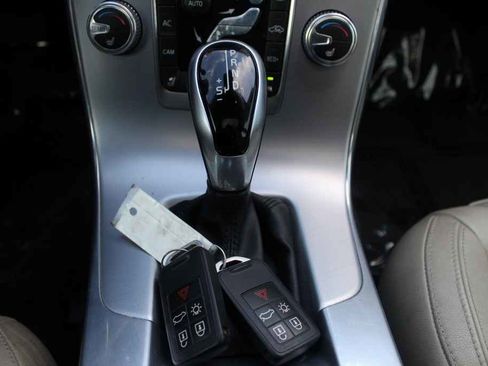 Used 2017 Volvo S60 T5 Dynamic w/ Vision Package image 20