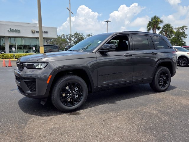 New 2026 Jeep Grand Cherokee Altitude RWD image 3