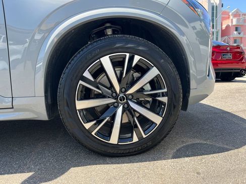 Used 2025 Volvo XC90 B5 Core w/ Protection Package Premier AWD/4WD image 6