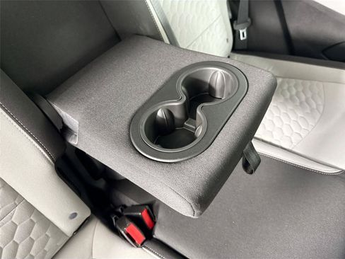 Used 2020 Chevrolet Equinox LS FWD image 37