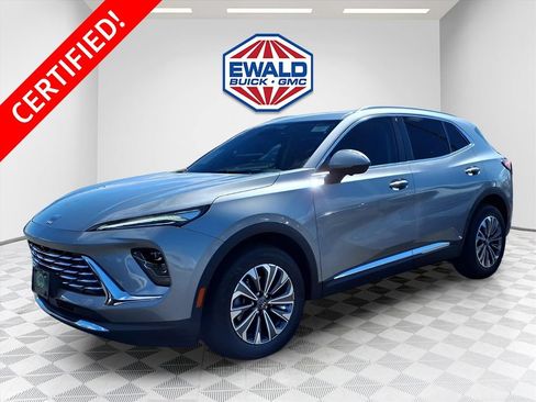 Certified 2025 Buick Envision Preferred AWD/4WD image 1