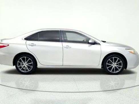 Used 2015 Toyota Camry XSE FWD image 10