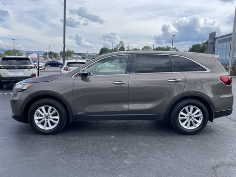 Used 2019 Kia Sorento AWD image 3