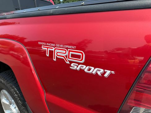 Used 2011 Toyota Tacoma 4x4 Access Cab V6 w/ TRD Sport Pkg image 18