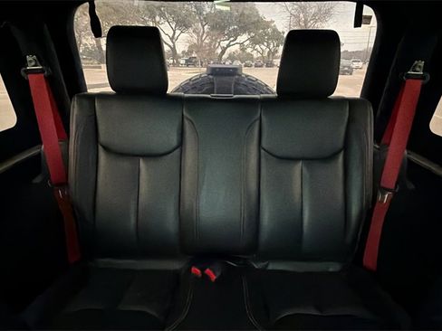 Used 2017 Jeep Wrangler Rubicon image 34