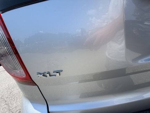 Used 2013 Ford Explorer XLT FWD image 29