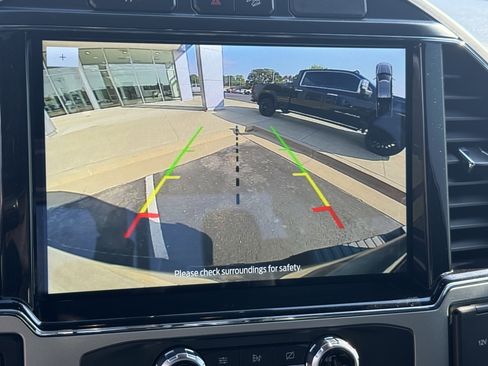 Used 2022 Ford F250 Lariat w/ FX4 Off-Road Package image 18