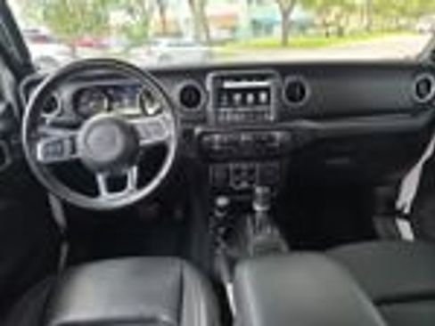 Used 2022 Jeep Wrangler Unlimited Sahara AWD/4WD image 21
