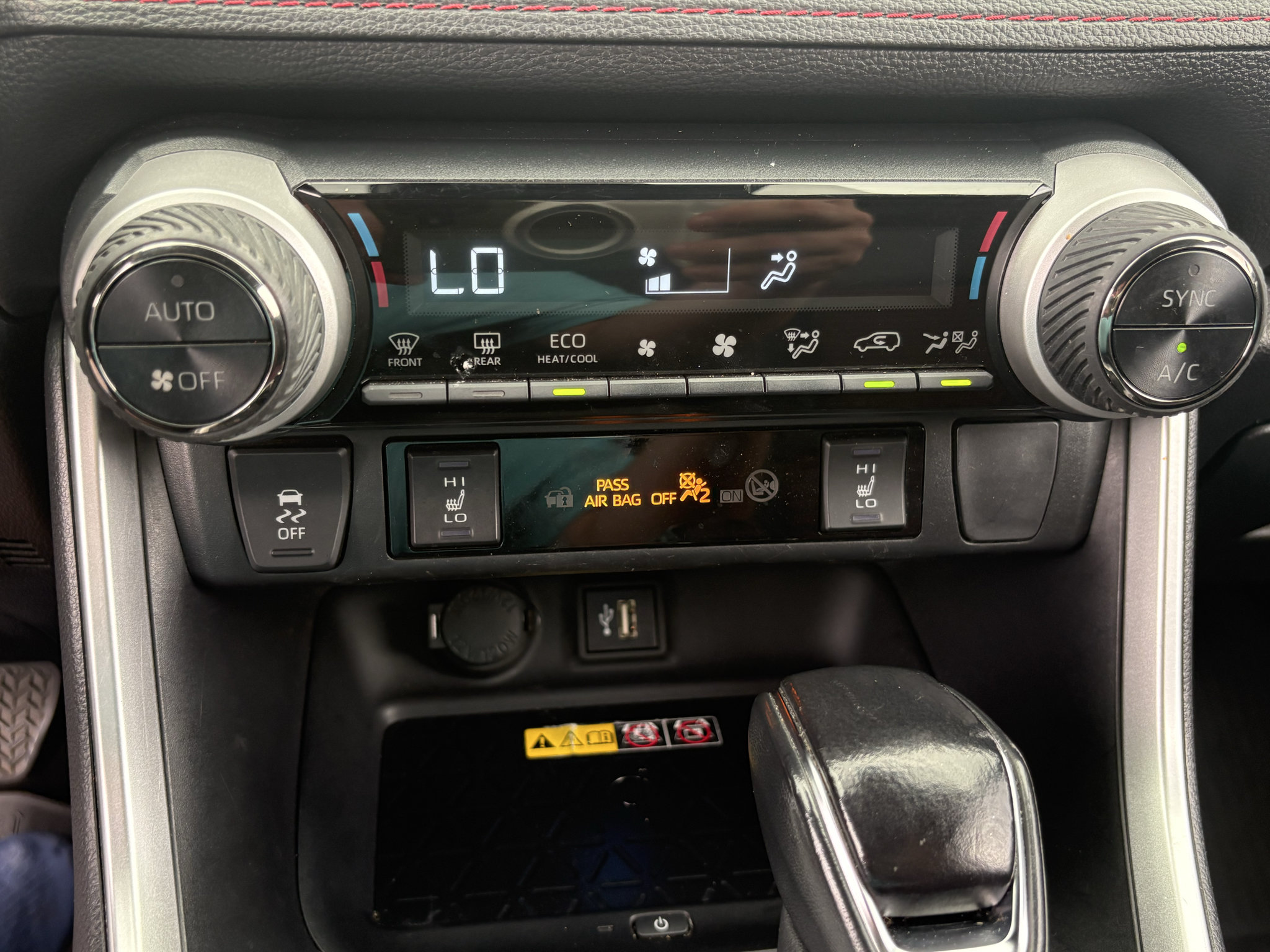 Used 2023 Toyota RAV4 XSE w/ Weather Package AWD/4WD image 17