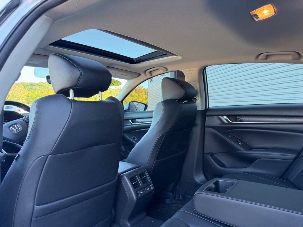 Used 2022 Honda Accord Touring image 21