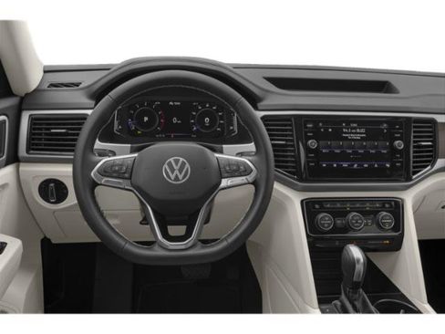 Used 2023 Volkswagen Atlas SE w/ Panoramic Sunroof Package image 10