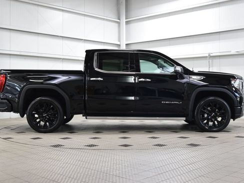 Used 2022 GMC Sierra 1500 Denali w/ Technology Package AWD/4WD image 9