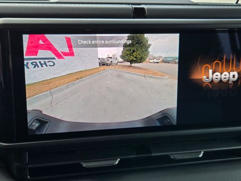 New 2026 Jeep Gladiator Sahara image 27