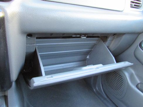 Used 1999 Isuzu Rodeo LS image 42