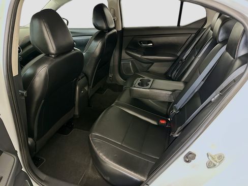 Used 2022 Nissan Sentra SR w/ SR Premium Package image 28