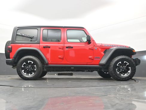 Used 2024 Jeep Wrangler Unlimited Rubicon 4xe image 32