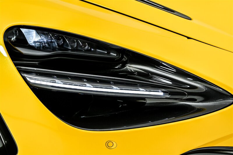 Used 2021 McLaren 720S Performance RWD image 5