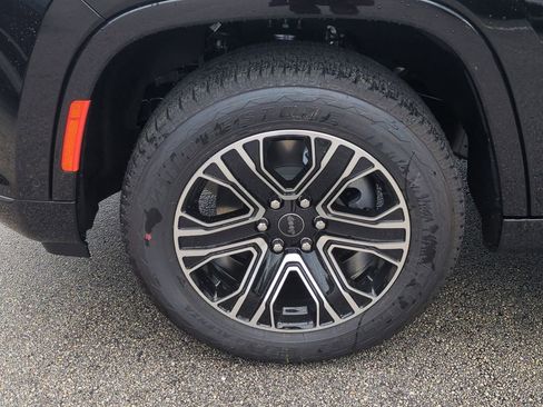New 2026 Jeep Grand Wagoneer L 4WD image 11