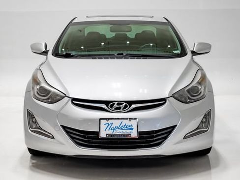Used 2015 Hyundai Elantra SE w/ Option Group 03 FWD image 4