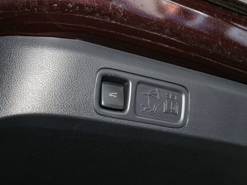 Used 2023 Ford Expedition Limited AWD/4WD image 12