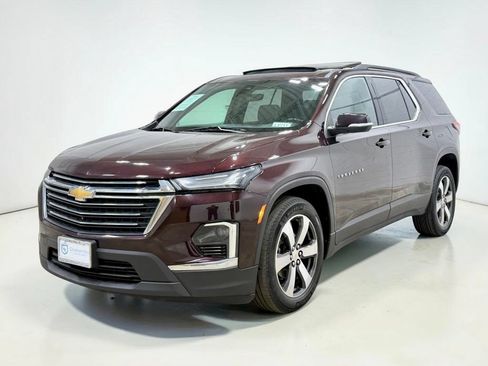 Used 2023 Chevrolet Traverse LT w/ LT Premium Package AWD/4WD image 8