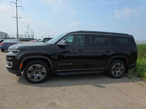Used 2022 Jeep Wagoneer Series III AWD/4WD image 6