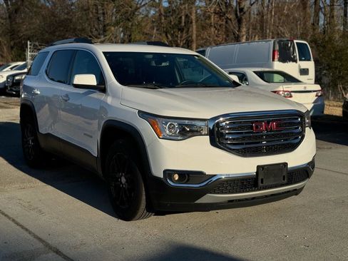 Used 2019 GMC Acadia SLT image 2