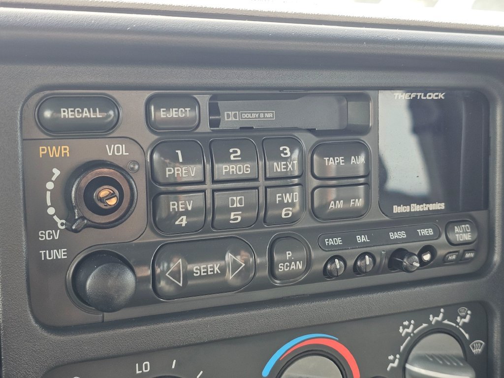 Used 1998 Chevrolet Silverado 1500 4x4 Extended Cab w/ Preferred Equipment Group 3 image 22