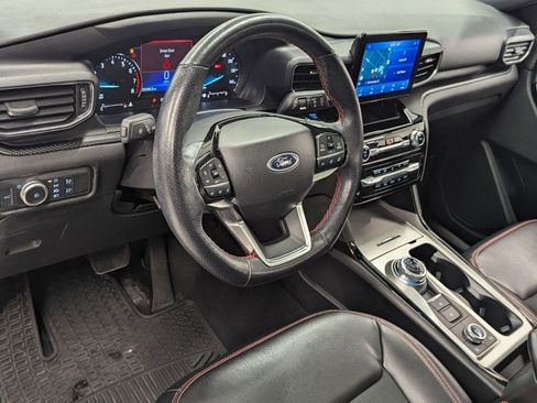 Used 2022 Ford Explorer ST-Line w/ Class IV Trailer Tow Package image 3