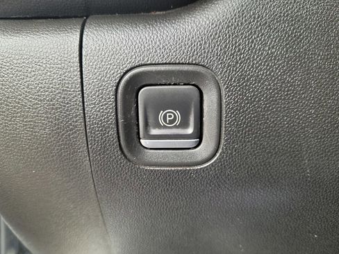 Used 2021 Chevrolet Silverado 2500 W/T image 15