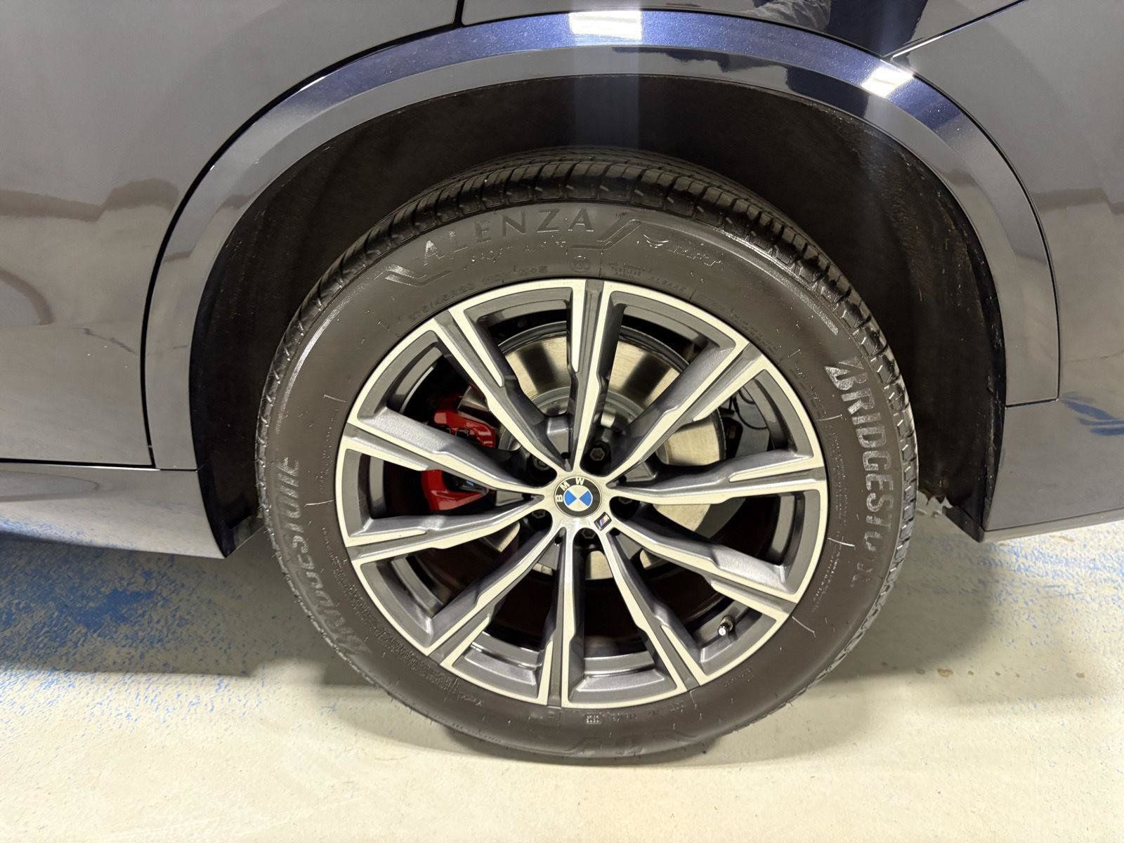 Used 2024 BMW X5 xDrive40i w/ M Sport Package AWD/4WD image 16