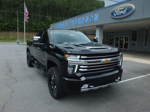 Used 2022 Chevrolet Silverado 2500 High Country w/ Safety Package II AWD/4WD image 1
