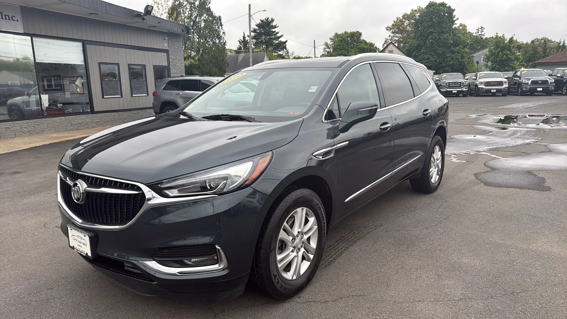 Used 2020 Buick Enclave Essence w/ Sound and Sites Package AWD/4WD image 3