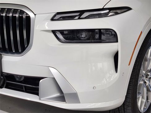 Used 2025 BMW X7 xDrive40i image 12