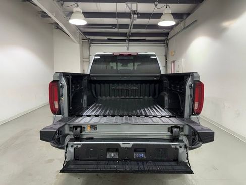 Used 2023 GMC Sierra 1500 AT4X image 8