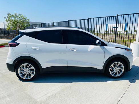 Used 2023 Chevrolet Bolt EUV LT image 5