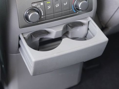 Used 2013 Toyota Highlander Plus FWD image 35