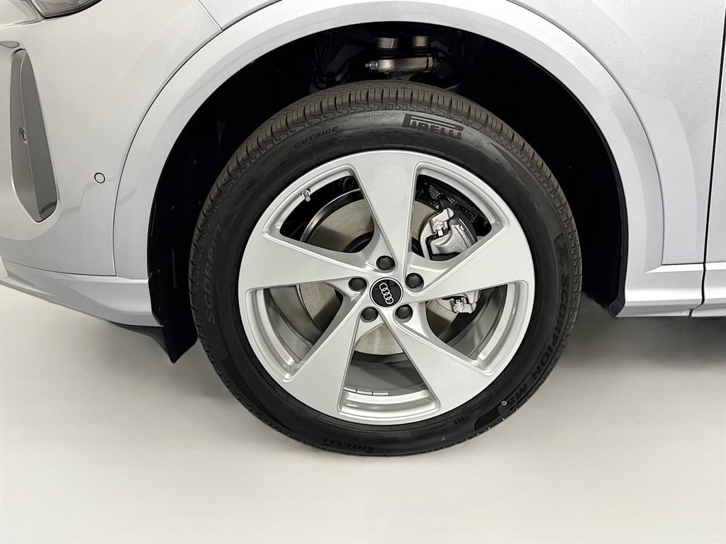 Used 2026 Audi Q5 Premium Plus w/ Premium Plus AWD/4WD image 32
