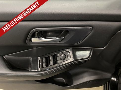 Used 2025 Nissan Rogue SV FWD image 26
