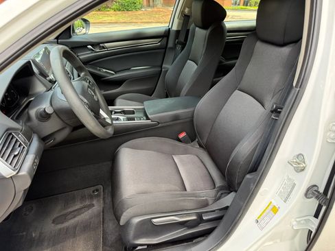Used 2018 Honda Accord LX image 11