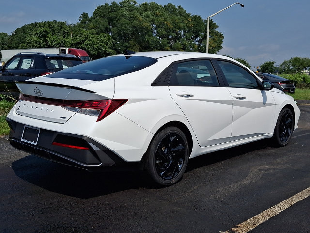 New 2026 Hyundai Elantra SEL FWD image 4