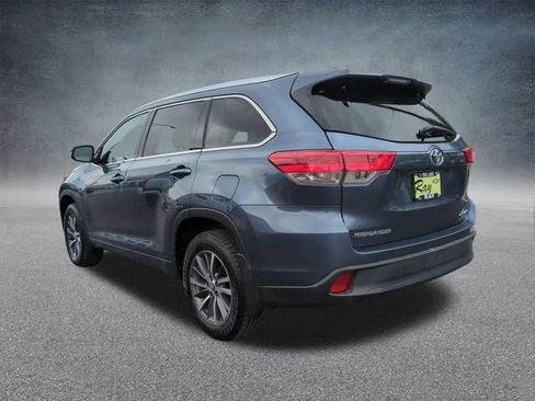 Used 2018 Toyota Highlander XLE AWD/4WD image 7