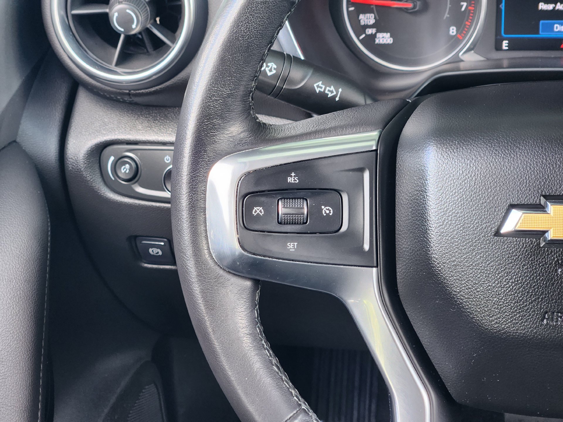 Used 2019 Chevrolet Blazer LT FWD image 27