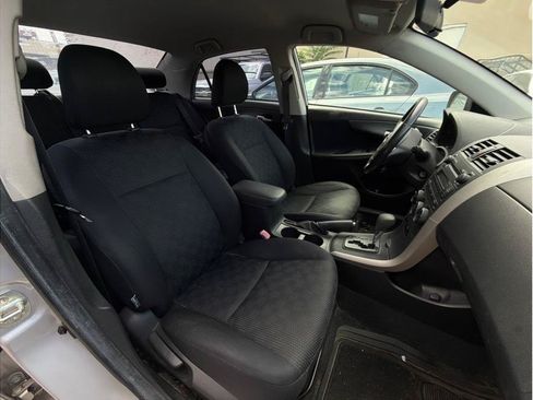 Used 2009 Toyota Corolla FWD image 4