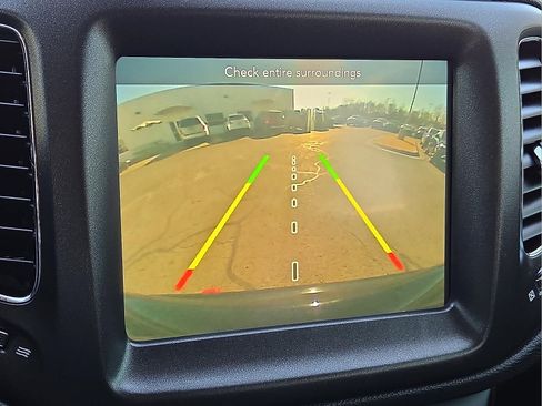 Used 2018 Jeep Compass Trailhawk image 17